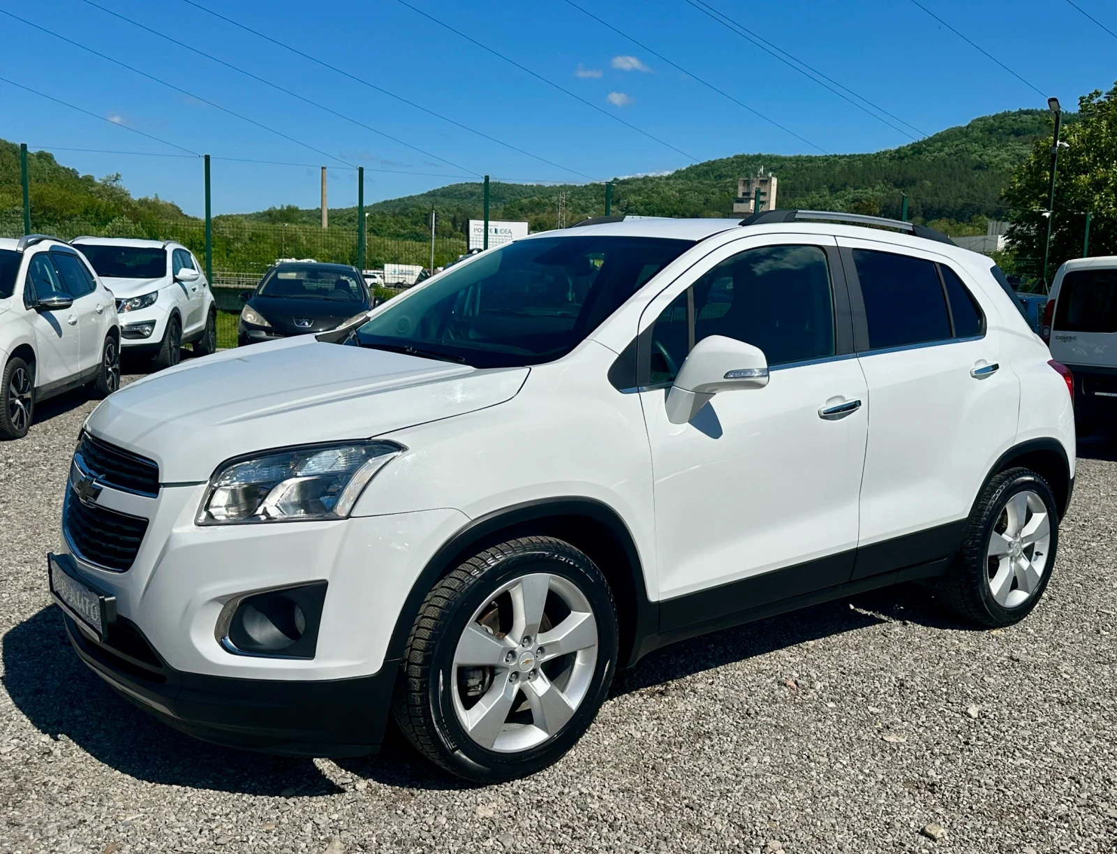 Chevrolet Trax 1.7CDTI-CARPAY-КАМЕРА-КОЖА, снимка 3 - Автомобили и джипове - 54698540