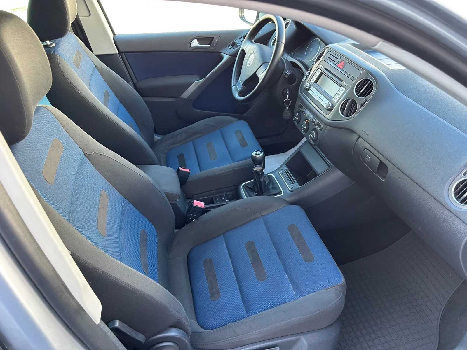 VW Tiguan 2.0ТDi/4x4/140K.C., снимка 10 - Автомобили и джипове - 54976517