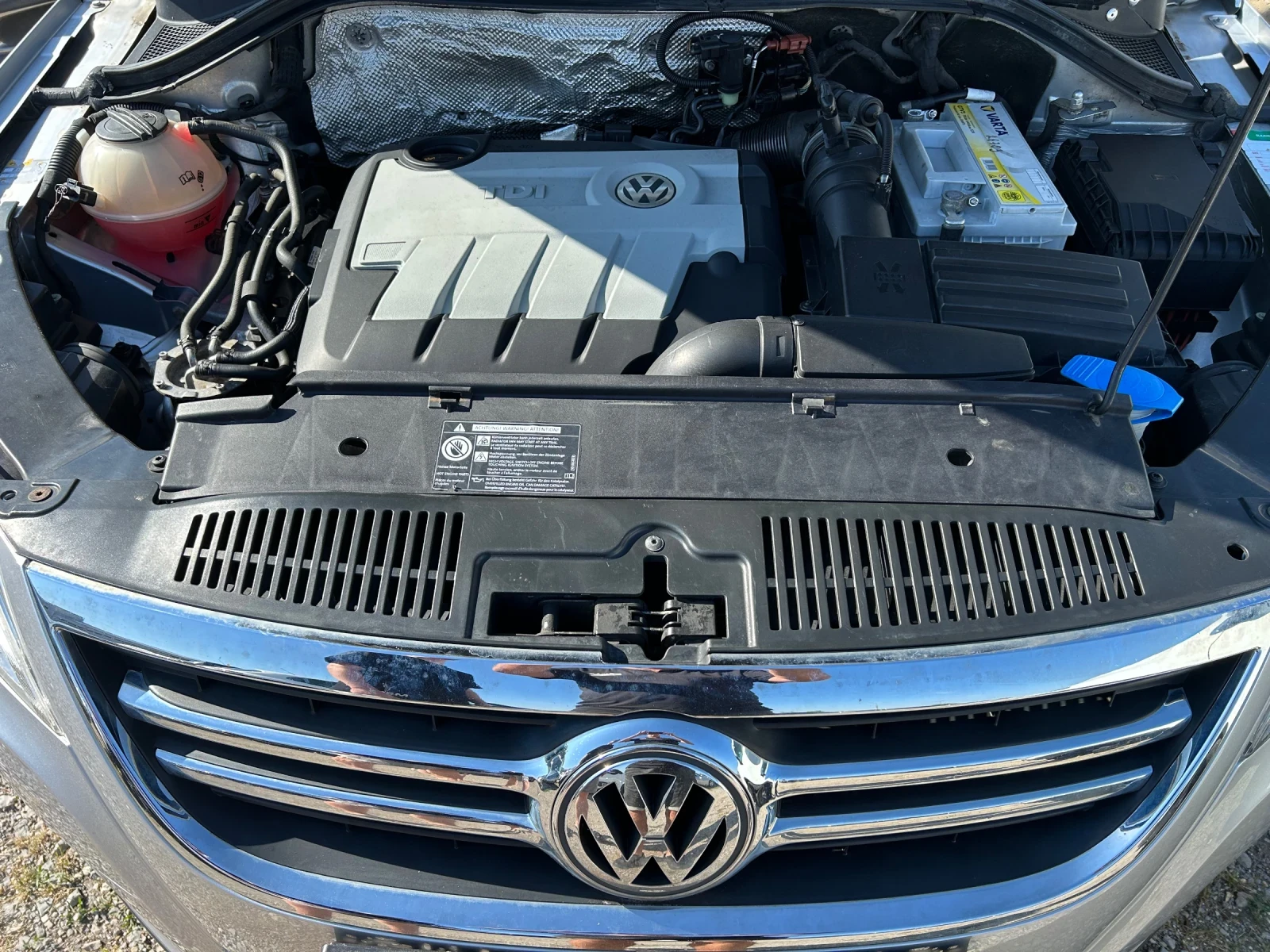 VW Tiguan 2.0ТDi/4x4/140K.C., снимка 15 - Автомобили и джипове - 54976517