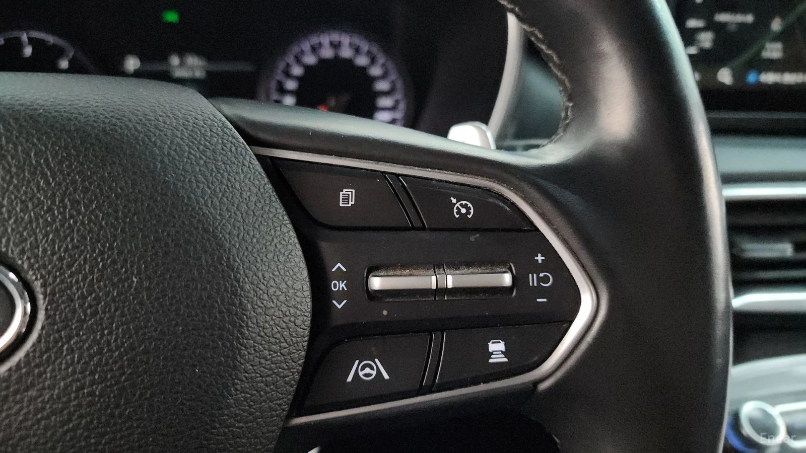 Hyundai Santa fe * ПАНО* KEYLESS* Camera* ПОДГРЕВ* , снимка 15 - Автомобили и джипове - 55584756