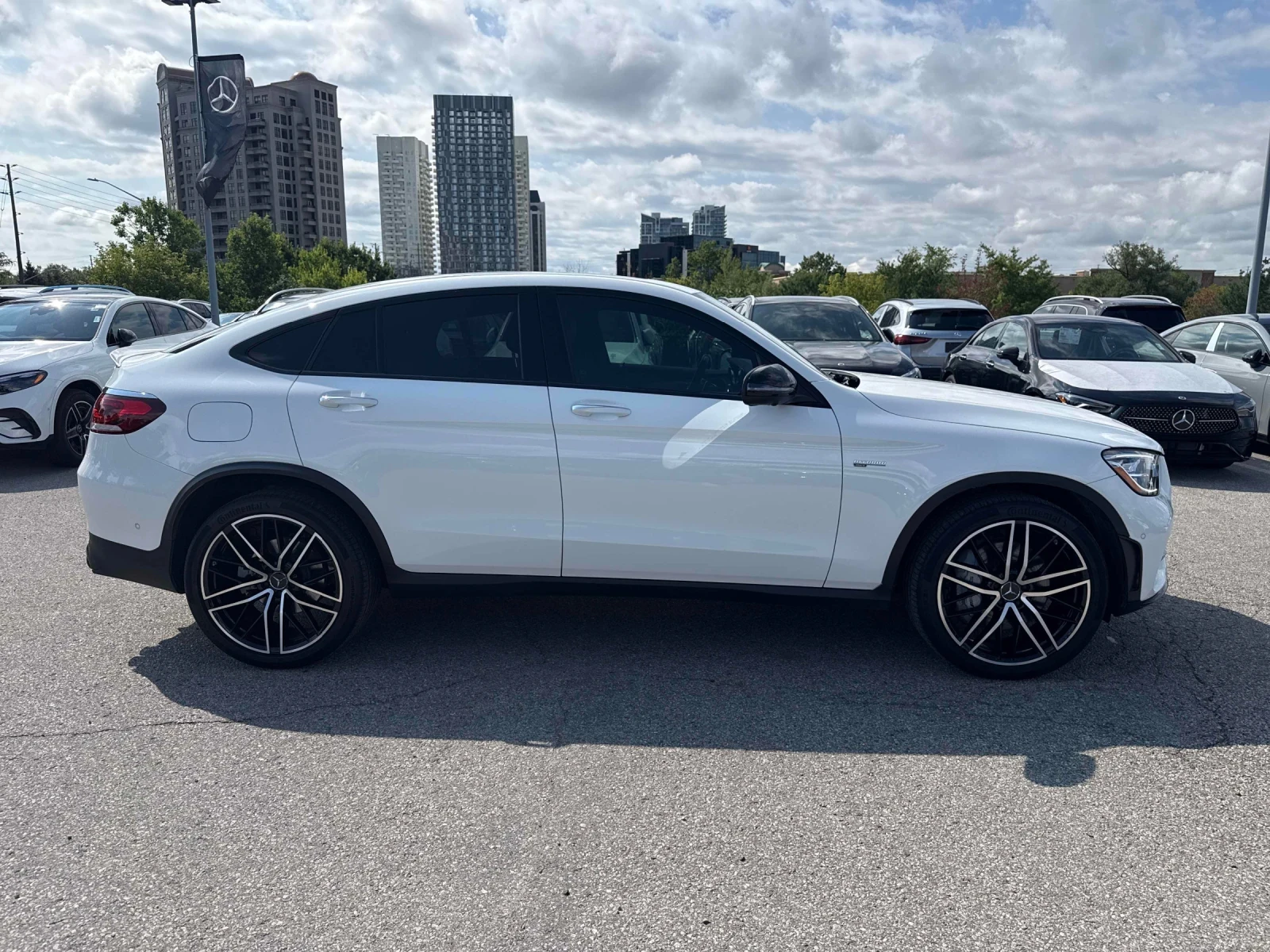 Mercedes-Benz GLC 43 AMG ДИСТРОНИК * ПОДГРЕВ * ПАНОРАМА * CAR FAX * , снимка 5 - Автомобили и джипове - 55675894