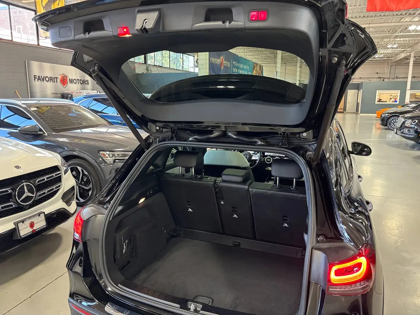 Mercedes-Benz GLA 35 AMG BURMESTER  ЦЕНА ДО БЪЛГАРИЯ АВТОКРЕДИТ, снимка 17 - Автомобили и джипове - 55826365