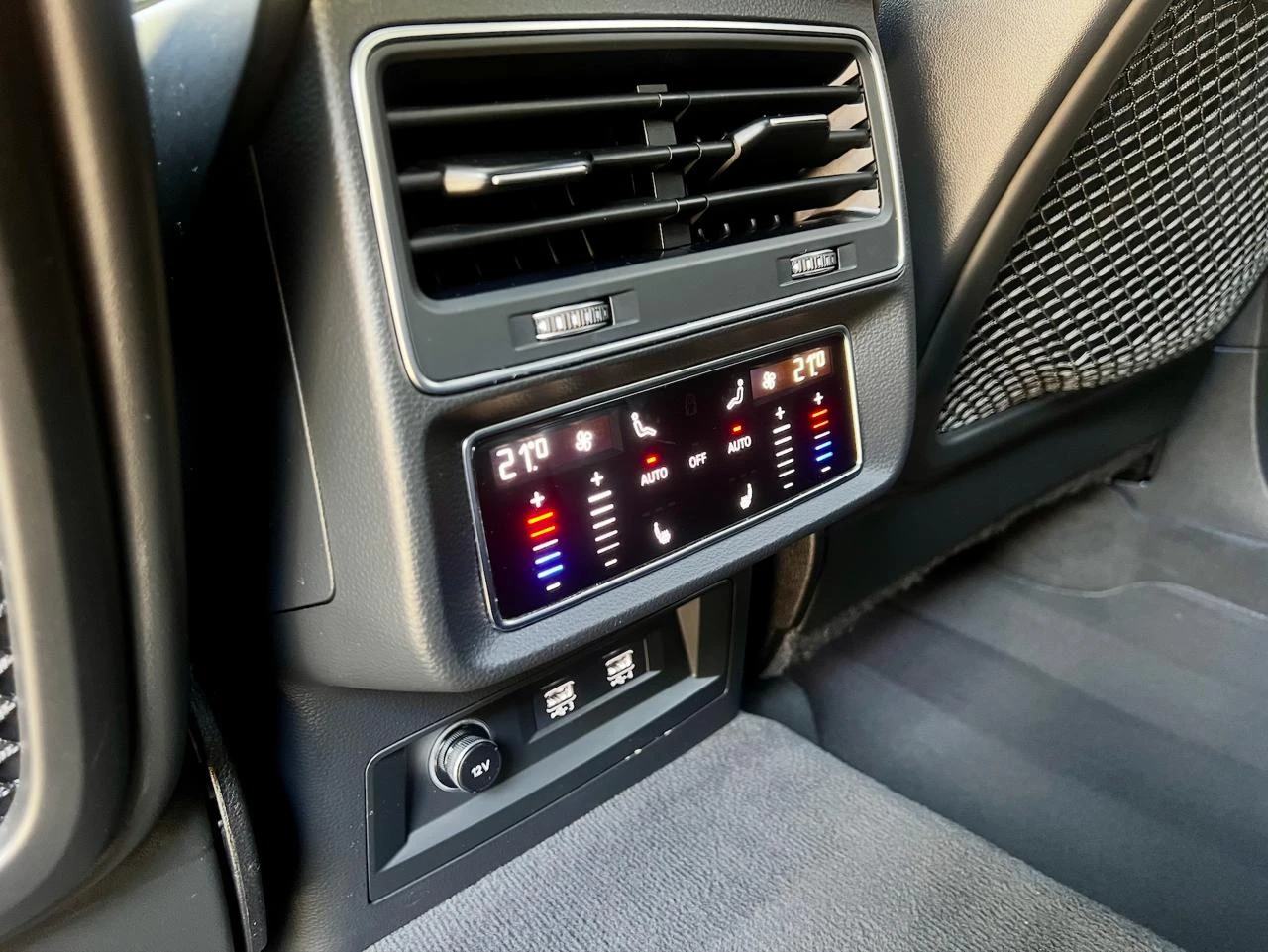 Audi Q8 50 TDI V6 Quattro 3X S-Line, снимка 12 - Автомобили и джипове - 55991113
