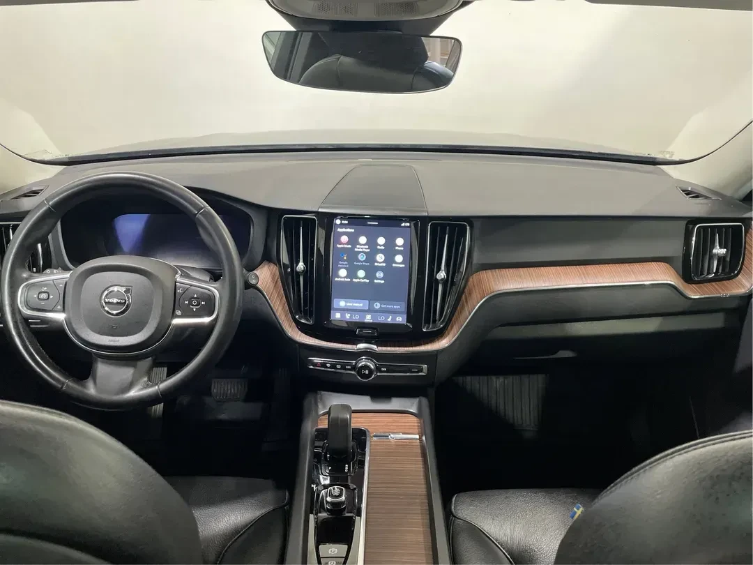 Volvo XC60 B6 Momentum AWD | Mild Hybrid | Panorama, снимка 4 - Автомобили и джипове - 56213586