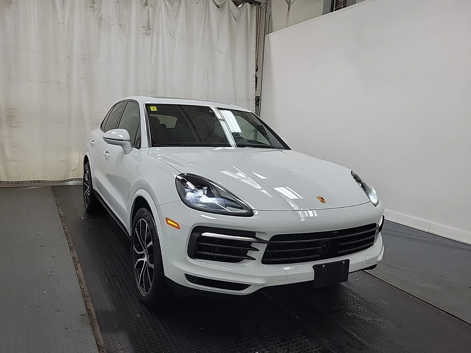 Porsche Cayenne Platinum Edition / АВТОКРЕДИТ, снимка 3 - Автомобили и джипове - 56741928