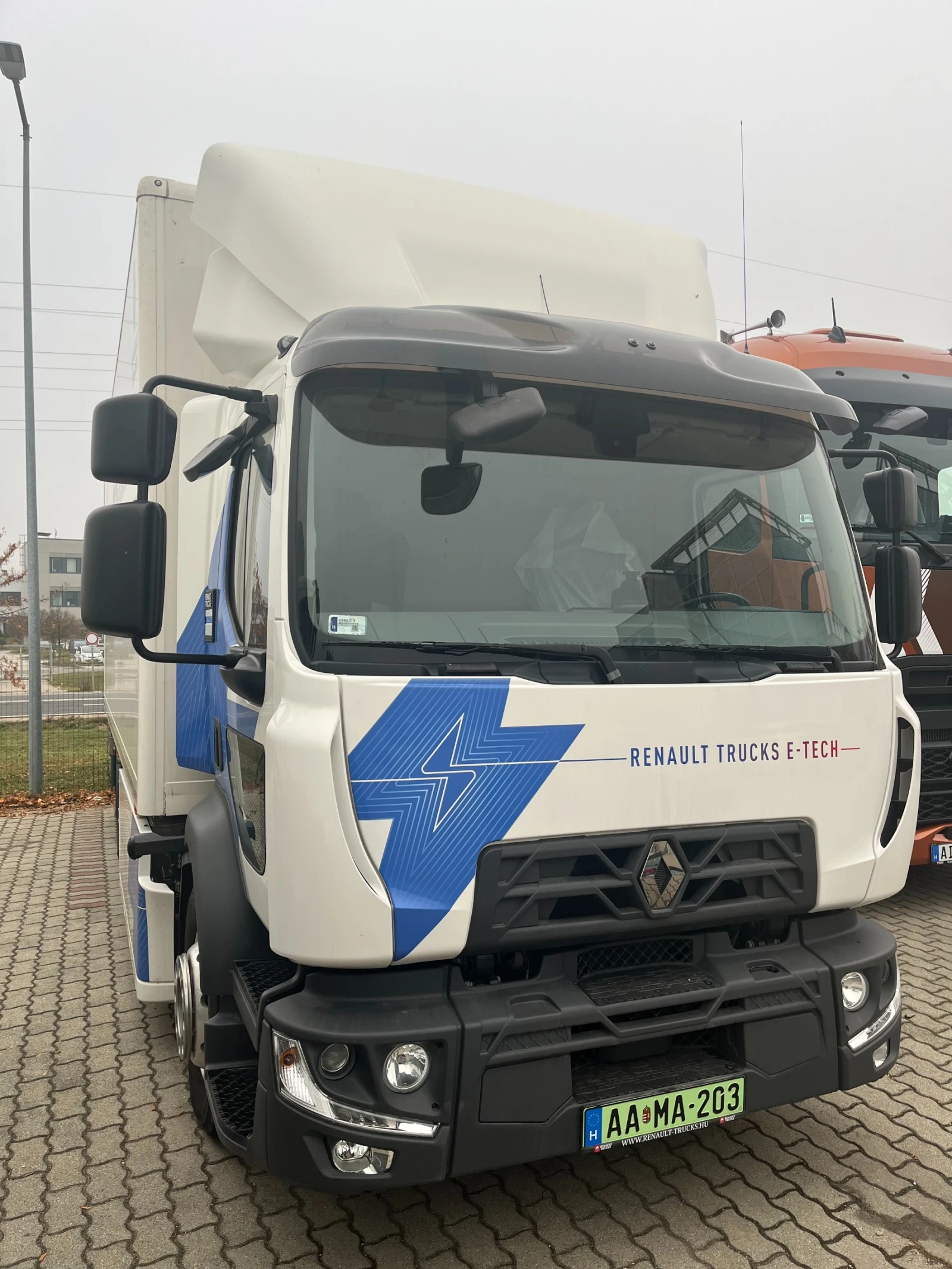 Renault D 16 E-TECH * 100 ЕЛЕКТРИЧЕСКИ* * 4 ГОДИНИ ГАРАНЦИЯ* - изображение 2