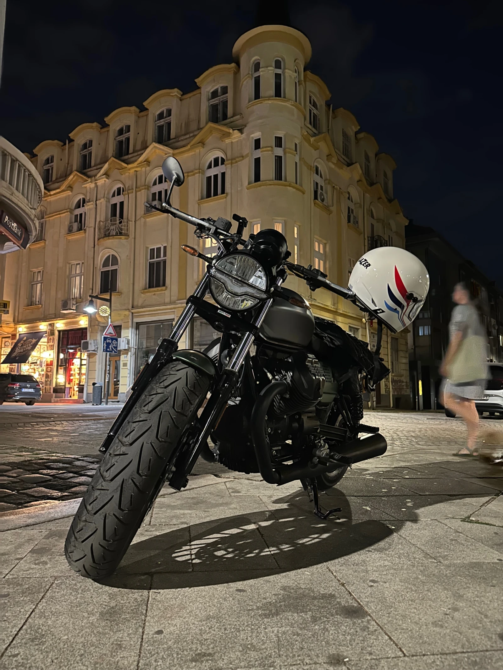 Moto Guzzi V V9 Bobber Centenario Edition