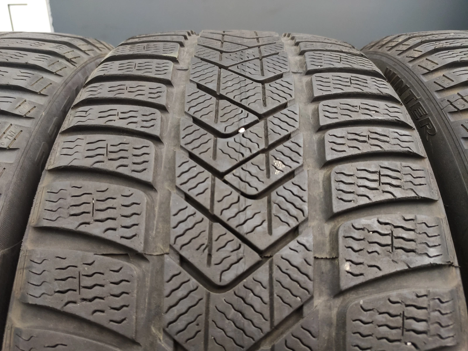  235/40R19 | Mobile.bg   2