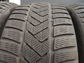 Гуми Зимни 235/40R19, снимка 3 - Гуми и джанти - 46990543