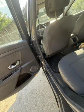 Renault Megane NAVI/КЛИМАТИК/ПОДГРЯВАНЕ, снимка 9
