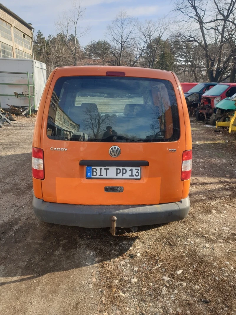 VW Caddy 1.9 TDI 105 коня, снимка 4 - Автомобили и джипове - 43800396