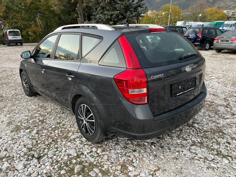 Kia Ceed 1.6 CRDI, снимка 4 - Автомобили и джипове - 47778671