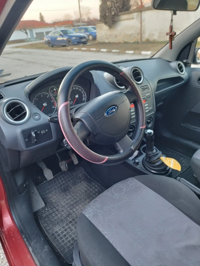 Ford Fiesta 1.4дизел, снимка 8 - Автомобили и джипове - 48349261