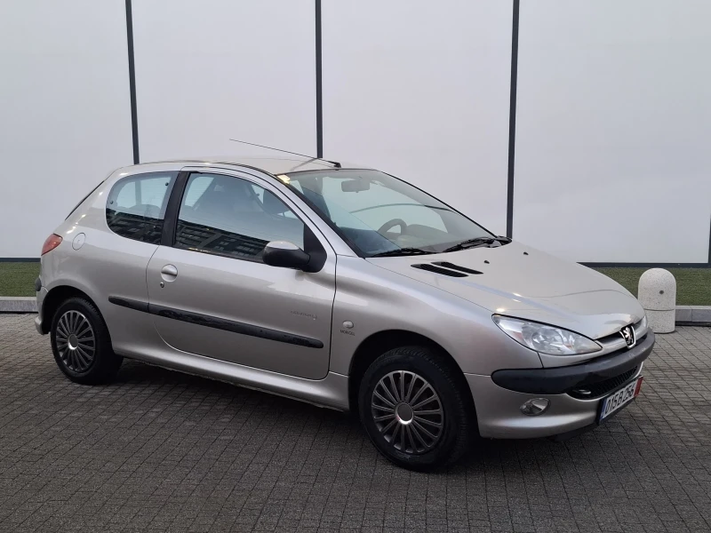 Peugeot 206 1.4(75кс)* * FACELIFT* * * НОВ ВНОС* * * , снимка 9 - Автомобили и джипове - 48619814