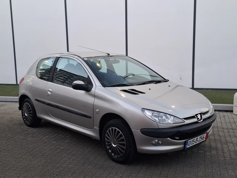 Peugeot 206 1.4(75кс)* * FACELIFT* * * НОВ ВНОС* * * , снимка 8 - Автомобили и джипове - 48619814