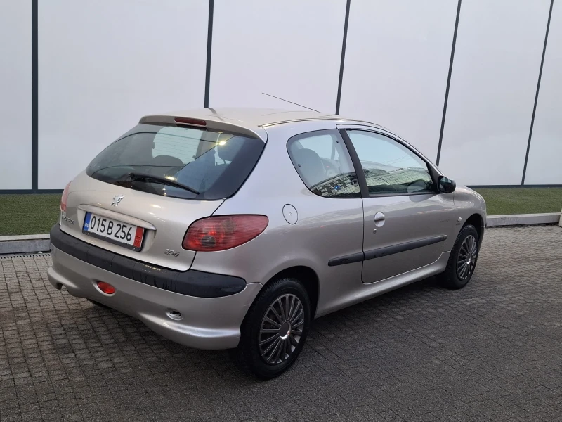 Peugeot 206 1.4(75кс)* * FACELIFT* * * НОВ ВНОС* * * , снимка 10 - Автомобили и джипове - 48619814