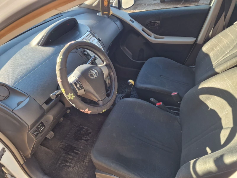 Toyota Yaris 1.4 90k.c, снимка 9 - Автомобили и джипове - 49593933