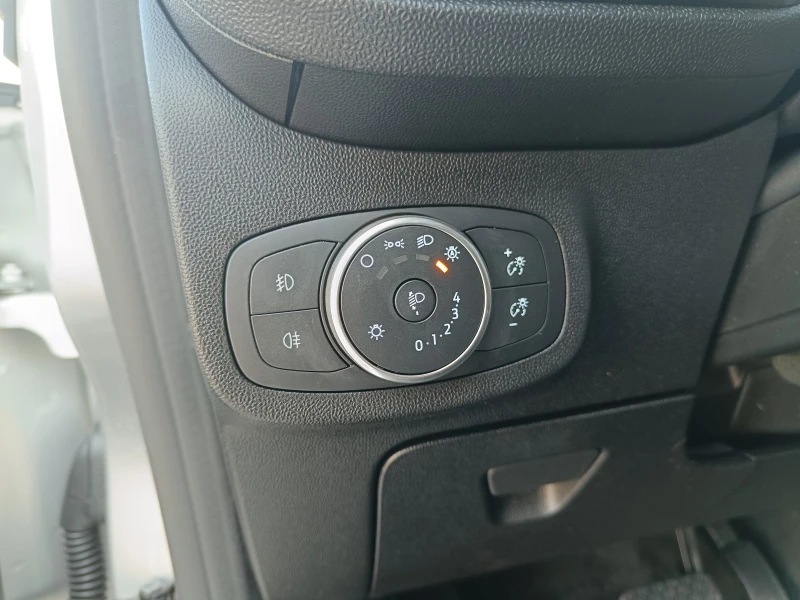 Ford Fiesta Titanium, снимка 9 - Автомобили и джипове - 50703927