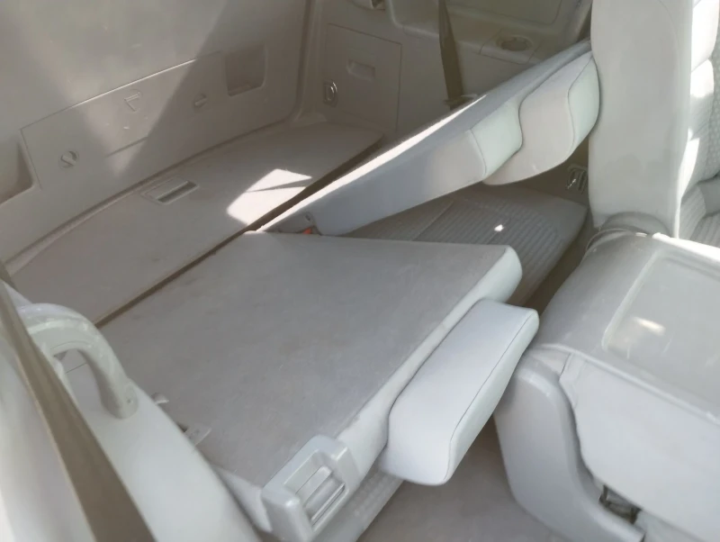 VW Touran 1.9TDI, снимка 4 - Автомобили и джипове - 52121770