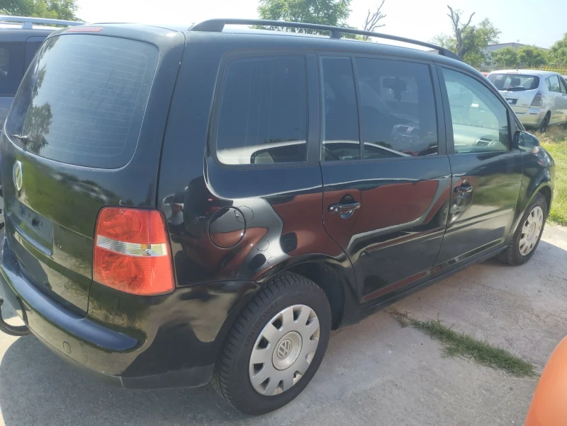 VW Touran 1.9TDI, снимка 2 - Автомобили и джипове - 52121770