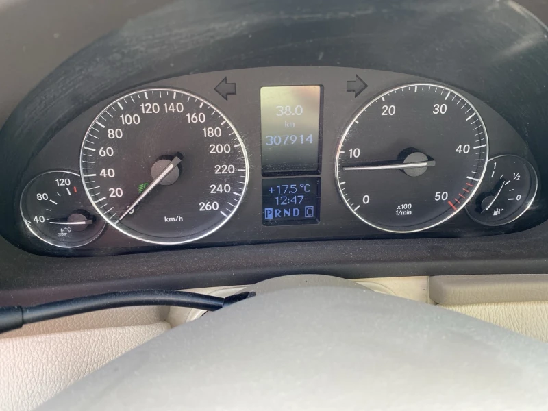 Mercedes-Benz C 220, снимка 5 - Автомобили и джипове - 52351243