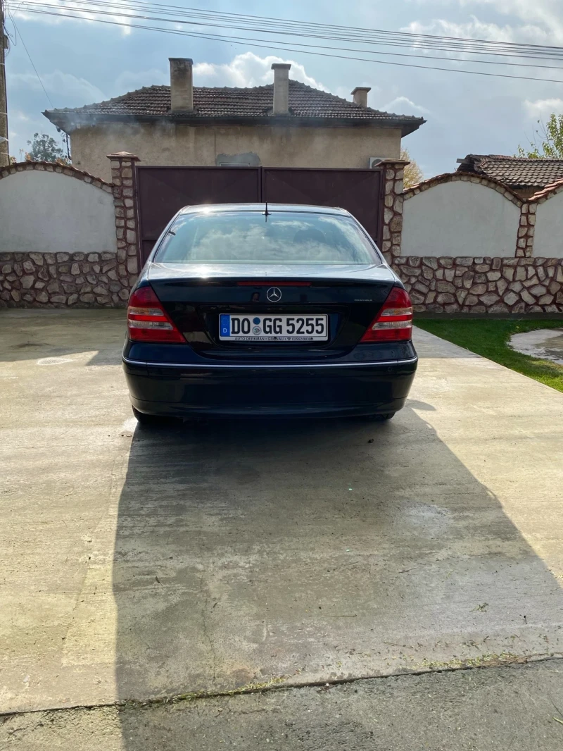 Mercedes-Benz C 220, снимка 13 - Автомобили и джипове - 52351243