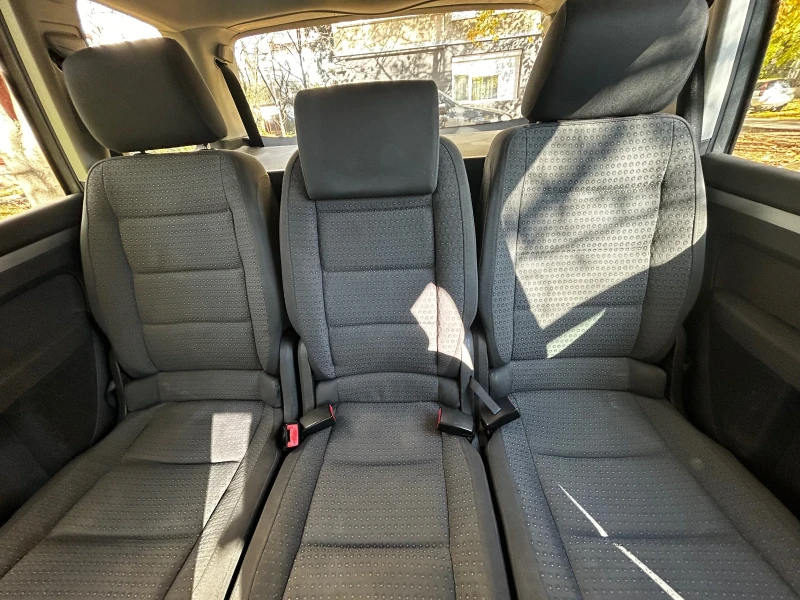 VW Touran, снимка 4 - Автомобили и джипове - 52433117