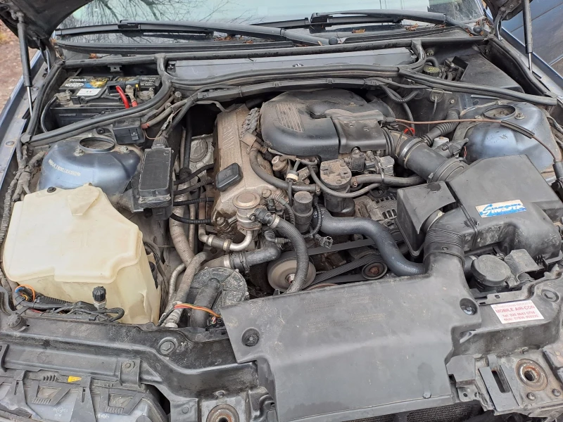 BMW 318 1.8 бензин + газ. За гарнитура глава, снимка 9 - Автомобили и джипове - 53285871