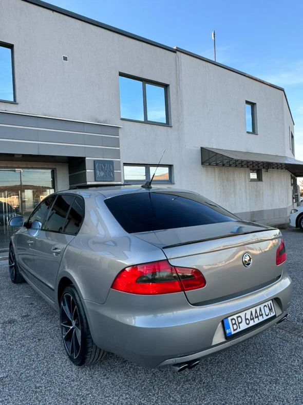 Skoda Superb 3.6 VR6 4x4 DSG, снимка 8 - Автомобили и джипове - 53887779