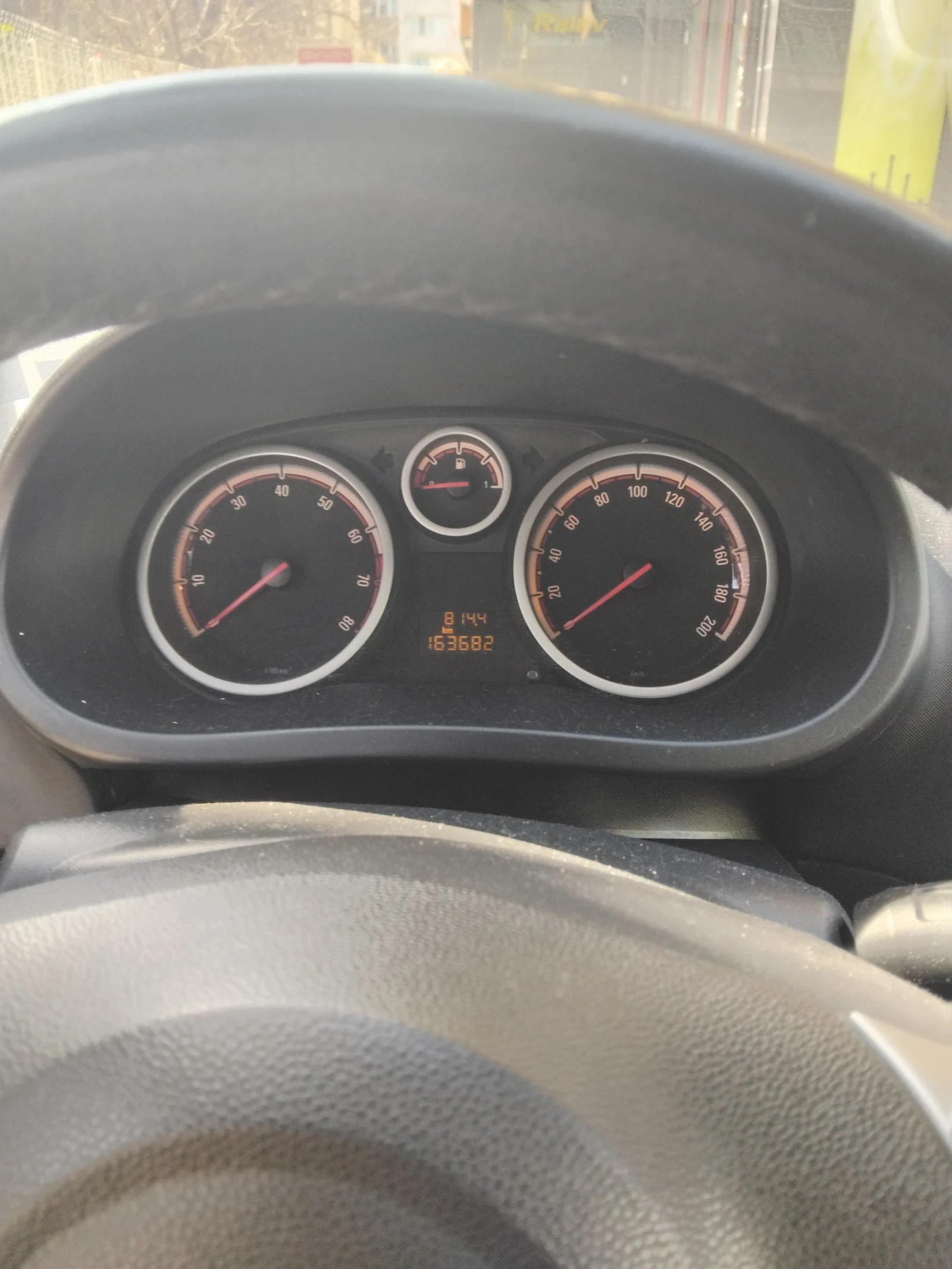 Opel Corsa 1.2 80к.с - изображение 9