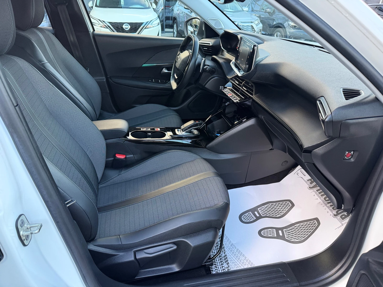 Peugeot 2008 1.5 AVTOMAT LED KAMERA - изображение 8