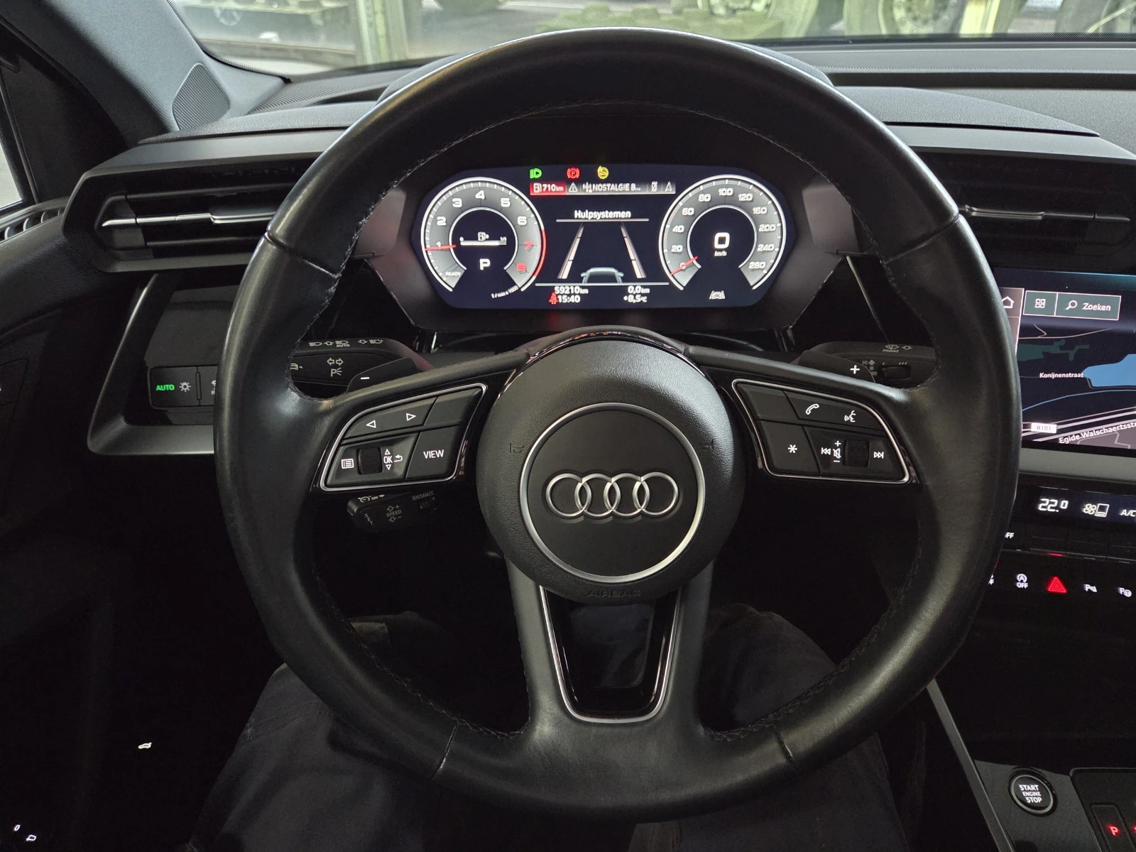 Audi A3 30 TFSI, снимка 8 - Автомобили и джипове - 53894562