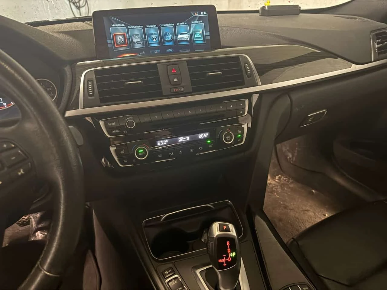 BMW 330 * 330i xDrive * CARFAX * ЦЕНА ДО БГ, снимка 9 - Автомобили и джипове - 54009020