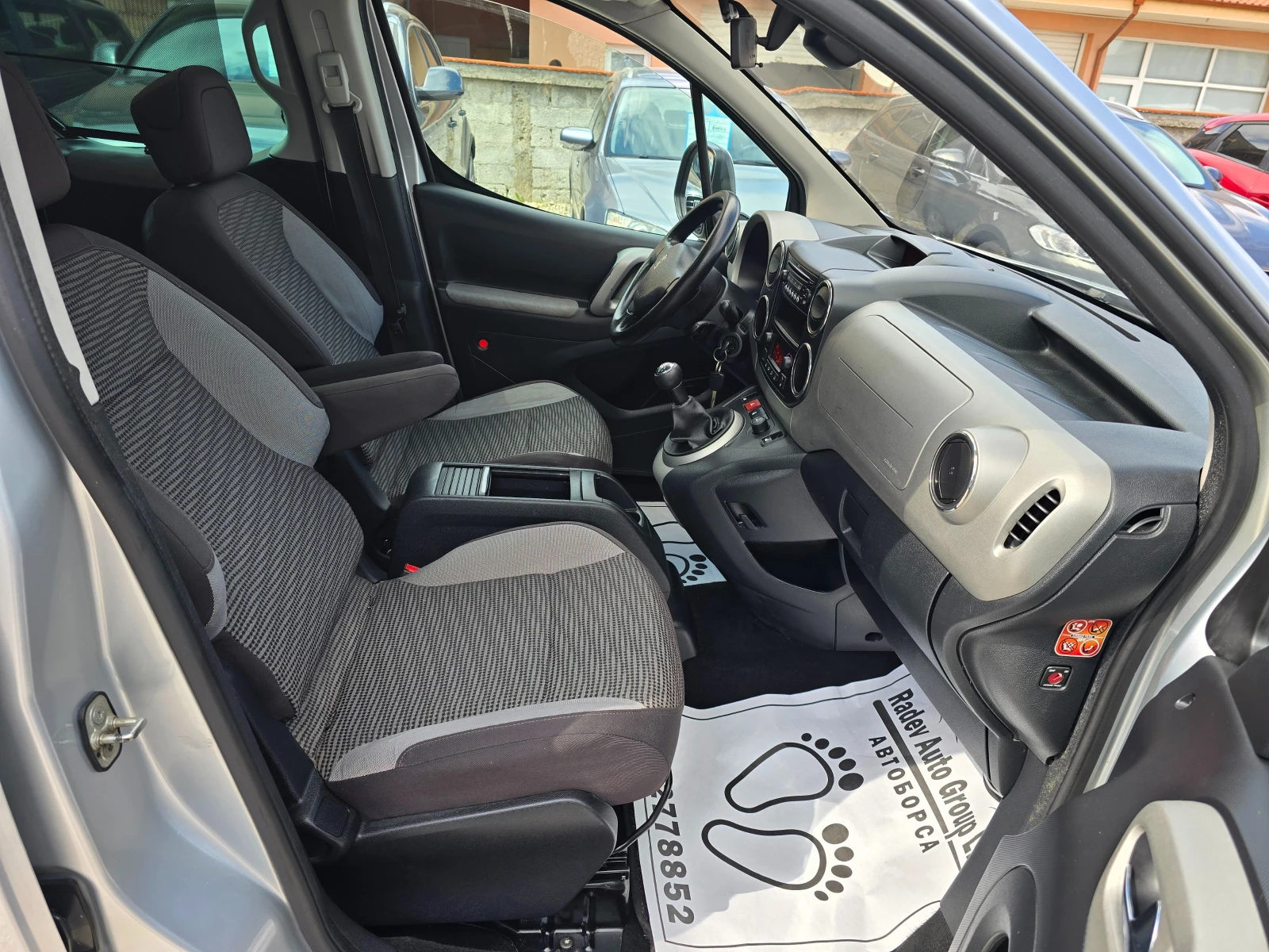 Peugeot Partner TEPEE 1.6HDI, снимка 8 - Автомобили и джипове - 54150253