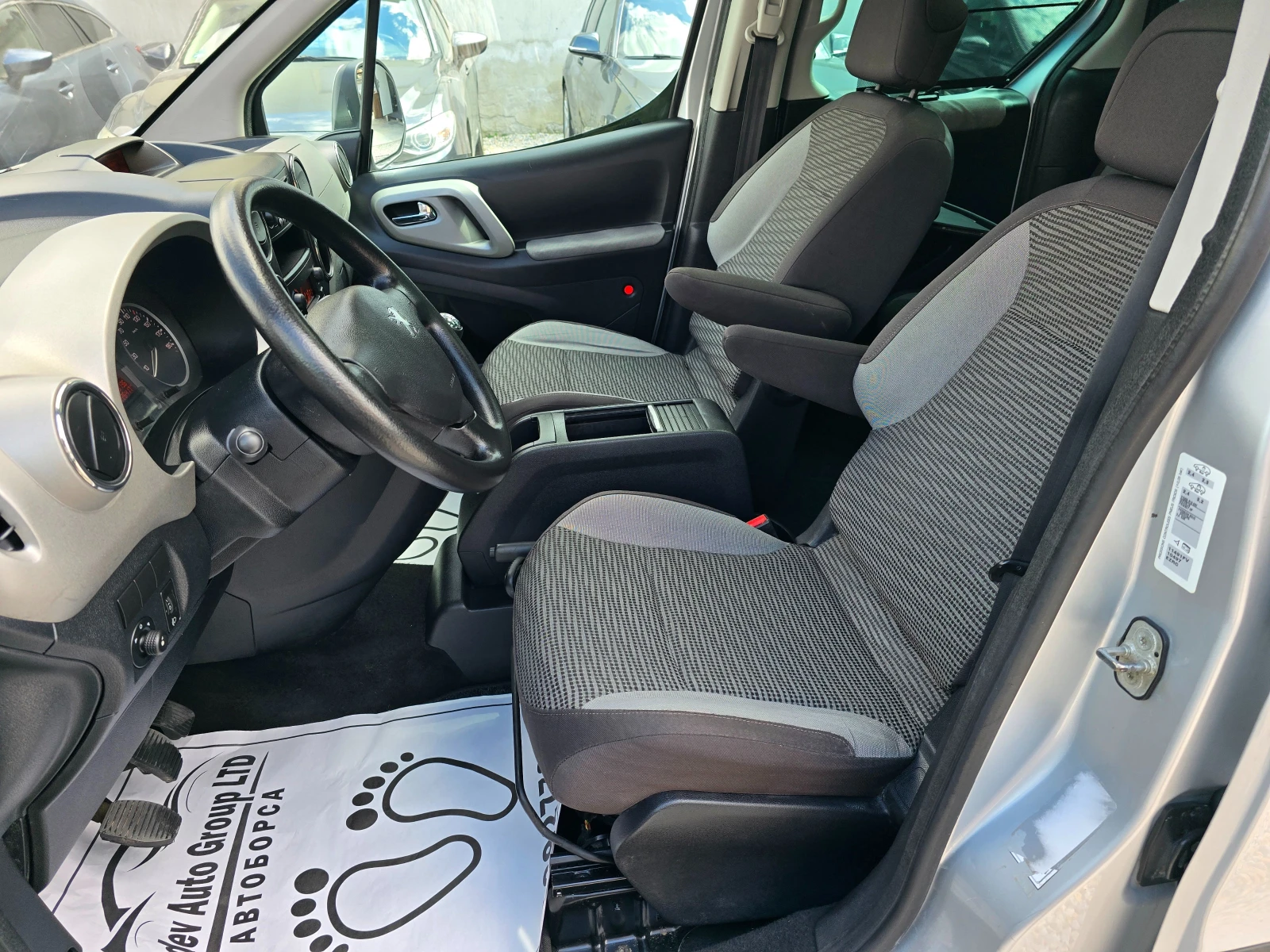 Peugeot Partner TEPEE 1.6HDI, снимка 7 - Автомобили и джипове - 54150253