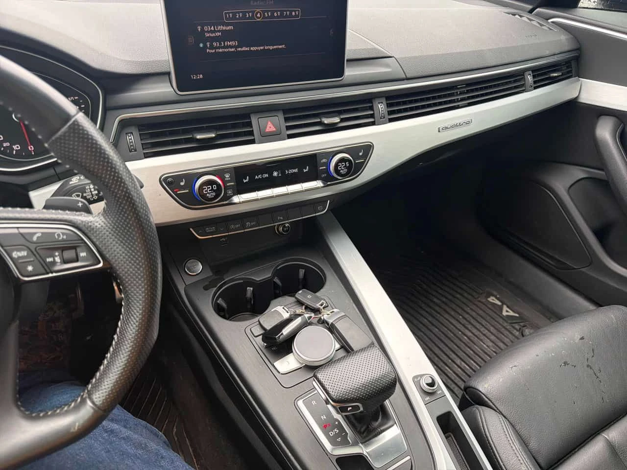 Audi A4 * Progressiv* 2 КЛЮЧА* ПАНО* KEYLESS* ПОДГРЕВ* , снимка 9 - Автомобили и джипове - 54379479