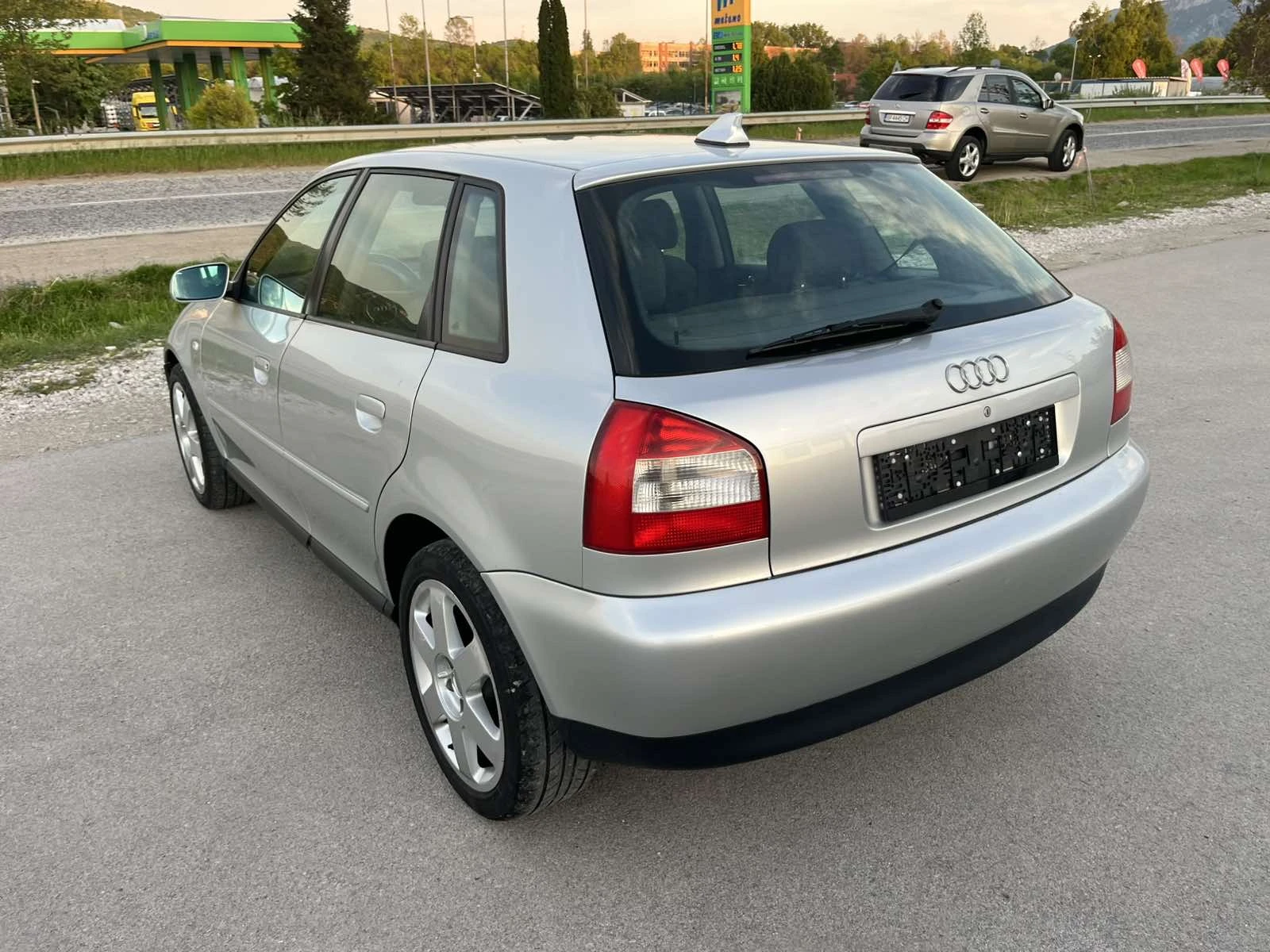 Audi A3 1.6I 102кс АВТОМАТ КЛИМАТРОНИК , снимка 5 - Автомобили и джипове - 54439530