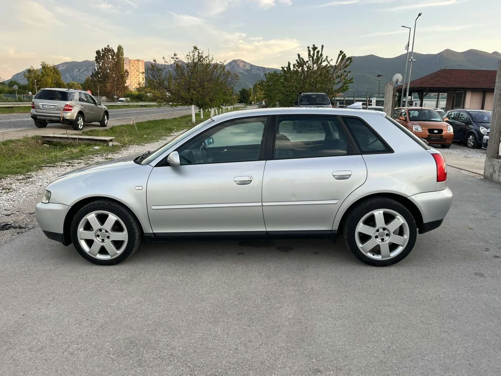 Audi A3 1.6I 102кс АВТОМАТ КЛИМАТРОНИК , снимка 6 - Автомобили и джипове - 54439530