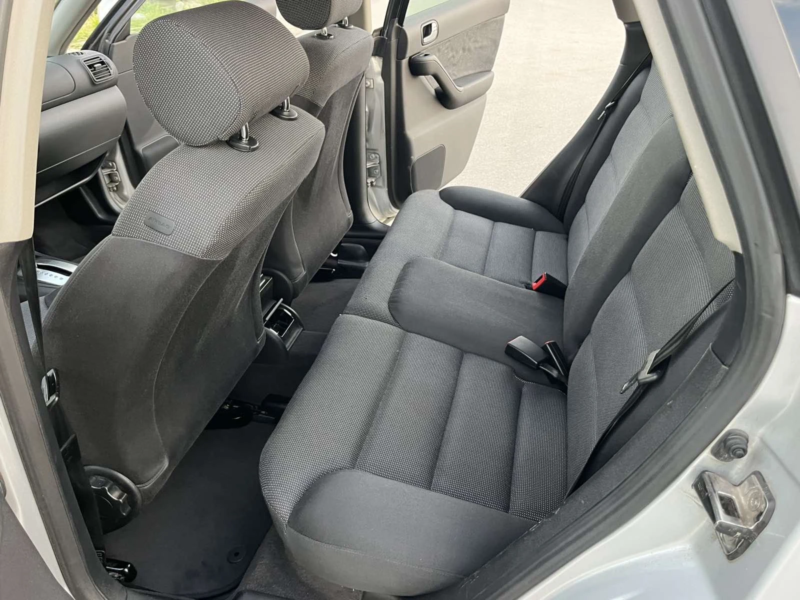Audi A3 1.6I 102кс АВТОМАТ КЛИМАТРОНИК , снимка 8 - Автомобили и джипове - 54439530