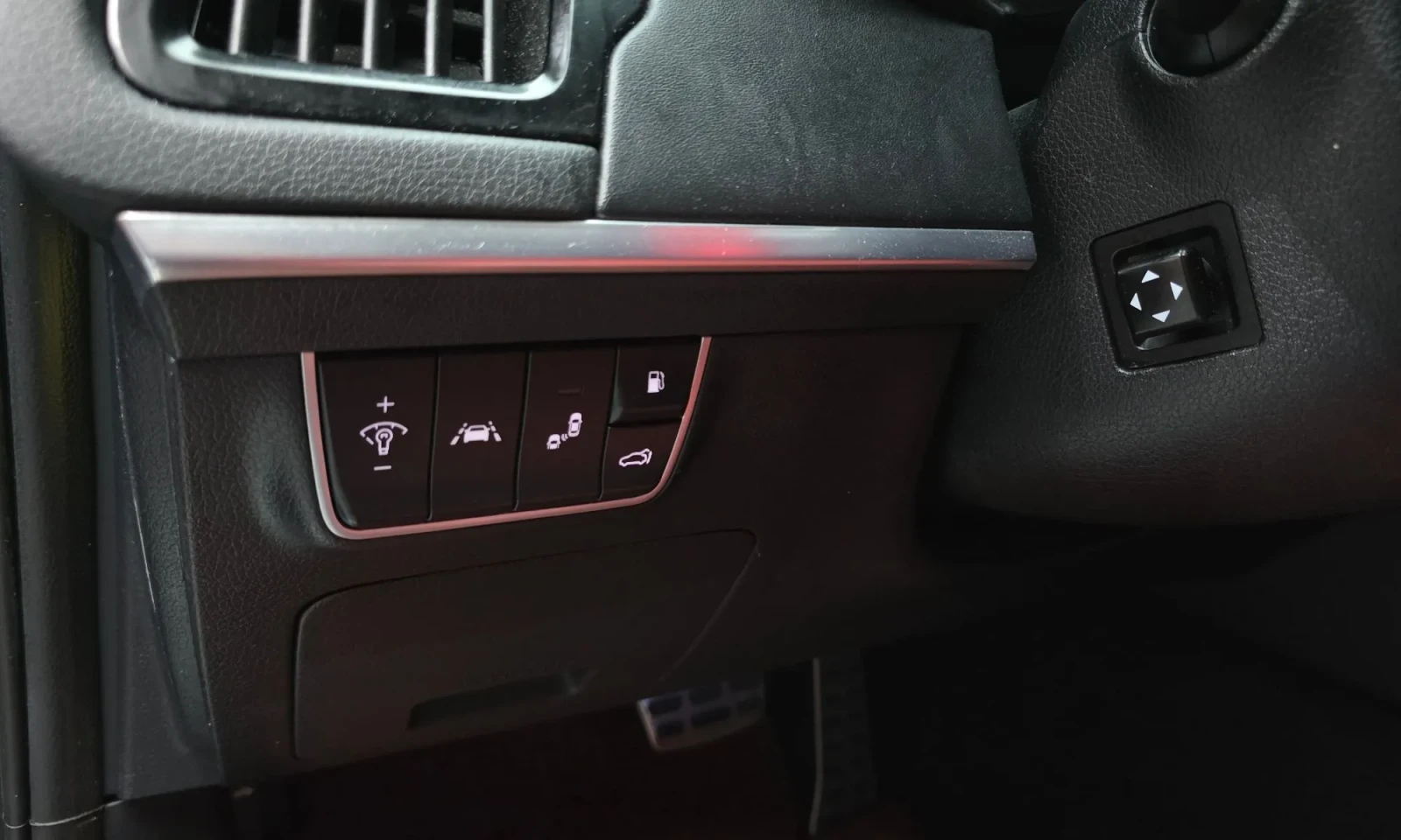 Kia Stinger 3.3* 360* RED* ОБДУ/ПОДГ* HUD* Lane Assist* BlindS, снимка 16 - Автомобили и джипове - 54482407