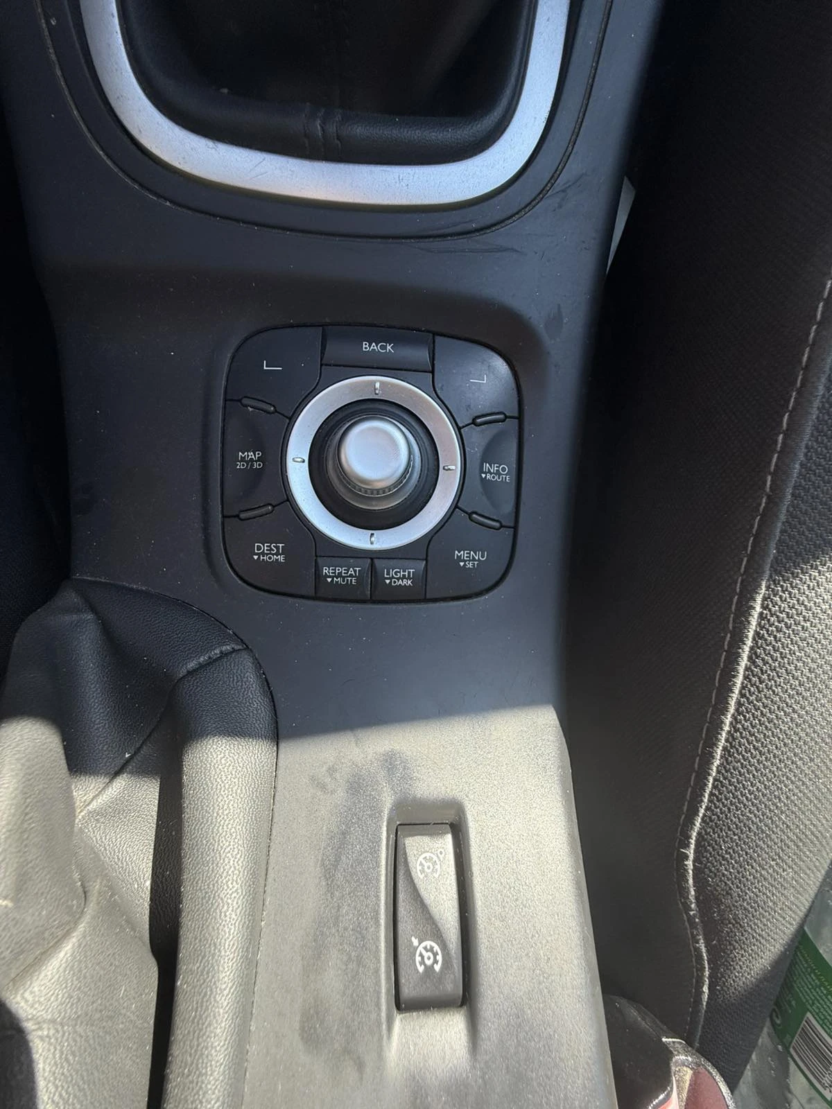 Renault Megane NAVI/КЛИМАТИК/ПОДГРЯВАНЕ, снимка 13 - Автомобили и джипове - 54730464