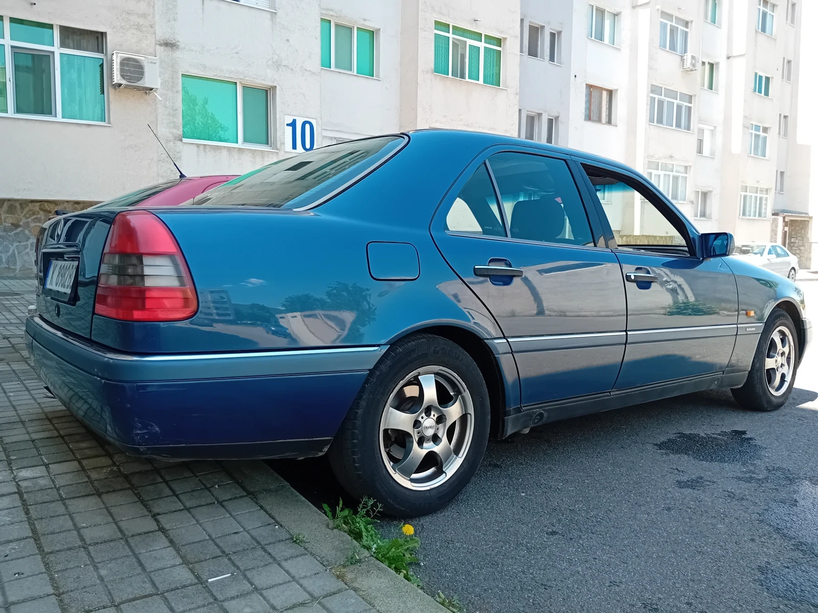 Mercedes-Benz C 180, снимка 4 - Автомобили и джипове - 54825803