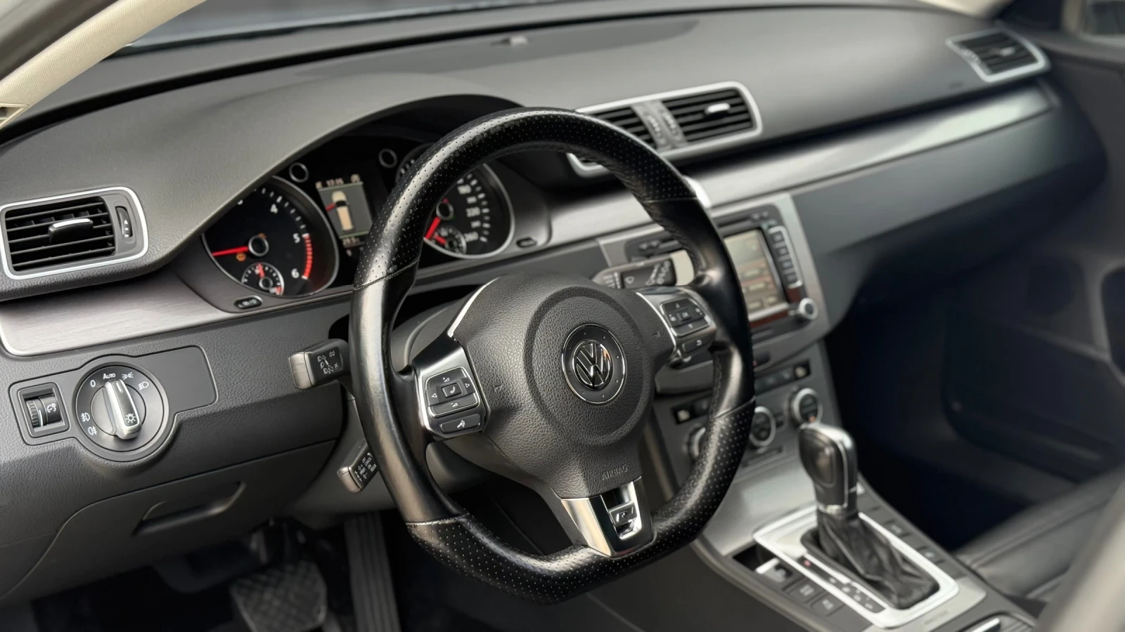 VW Passat R-LINE 4-MOTION DSG , снимка 7 - Автомобили и джипове - 54870238