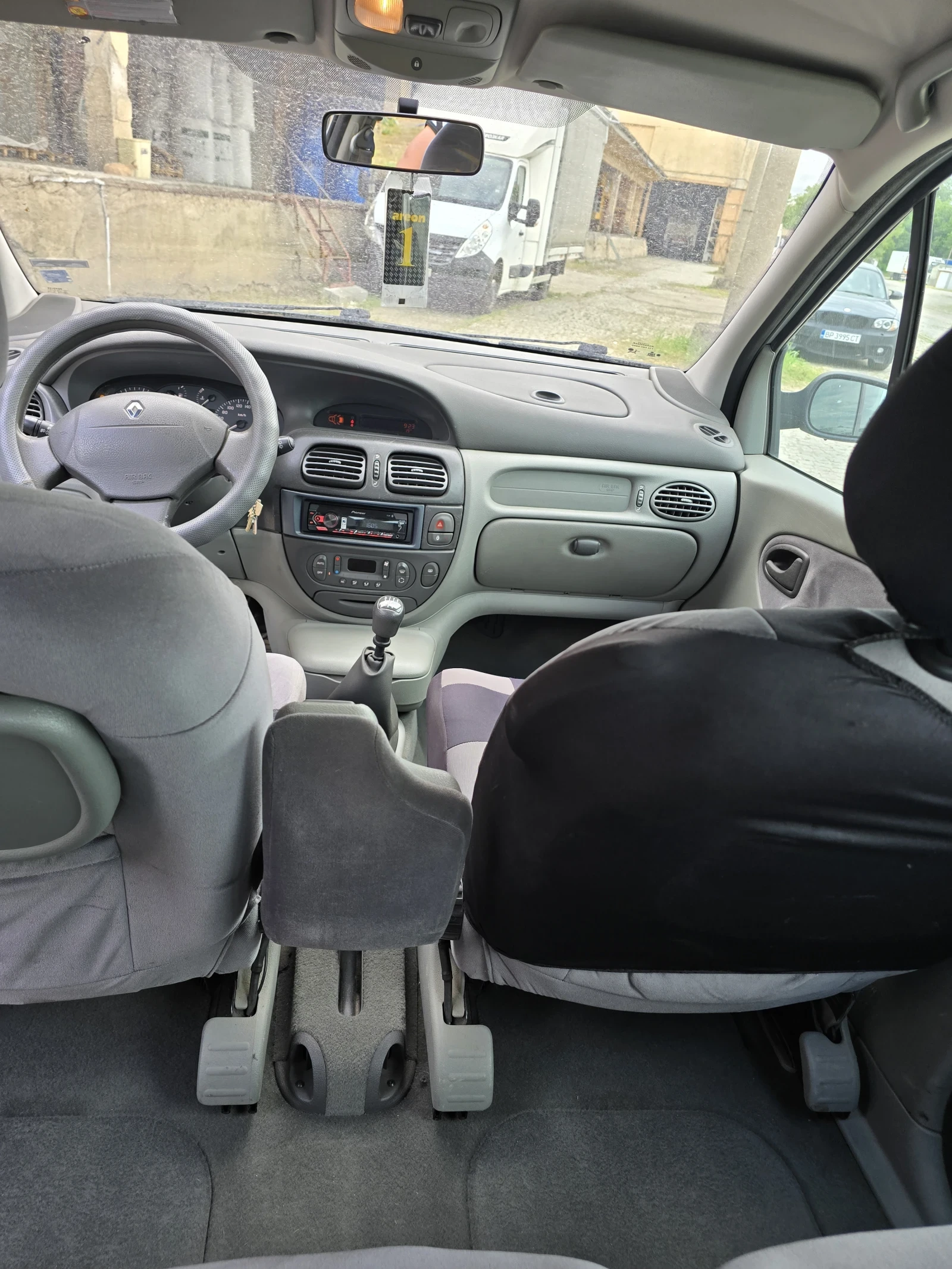 Renault Scenic, снимка 9 - Автомобили и джипове - 54877917