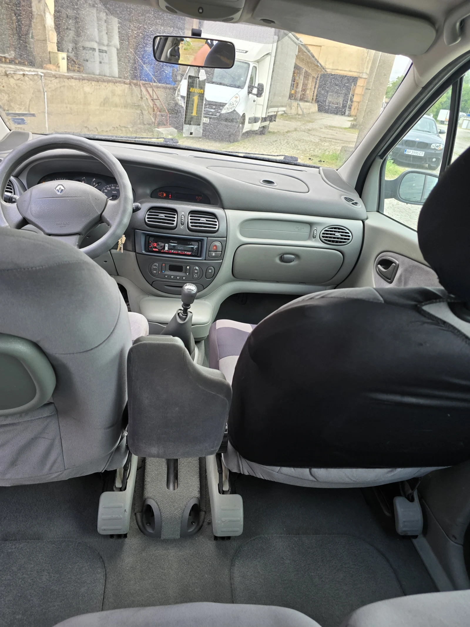 Renault Scenic, снимка 10 - Автомобили и джипове - 54877917