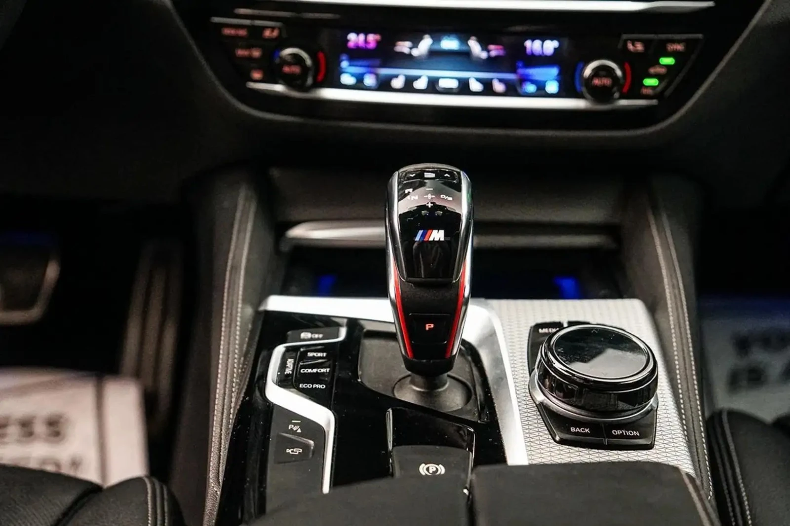 BMW 550 M xDrive Premium pkg Цена до България & АвтоКредит, снимка 16 - Автомобили и джипове - 56058779