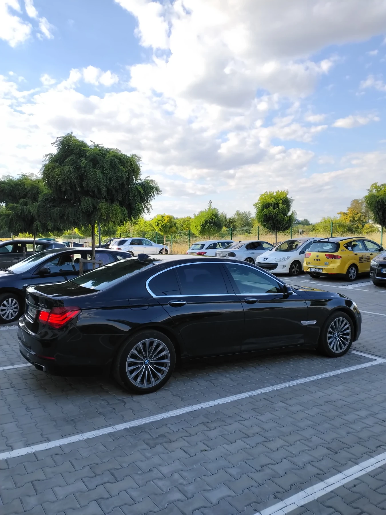 BMW 730 3.0 Individual X-Drive Facelift, снимка 3 - Автомобили и джипове - 56125175