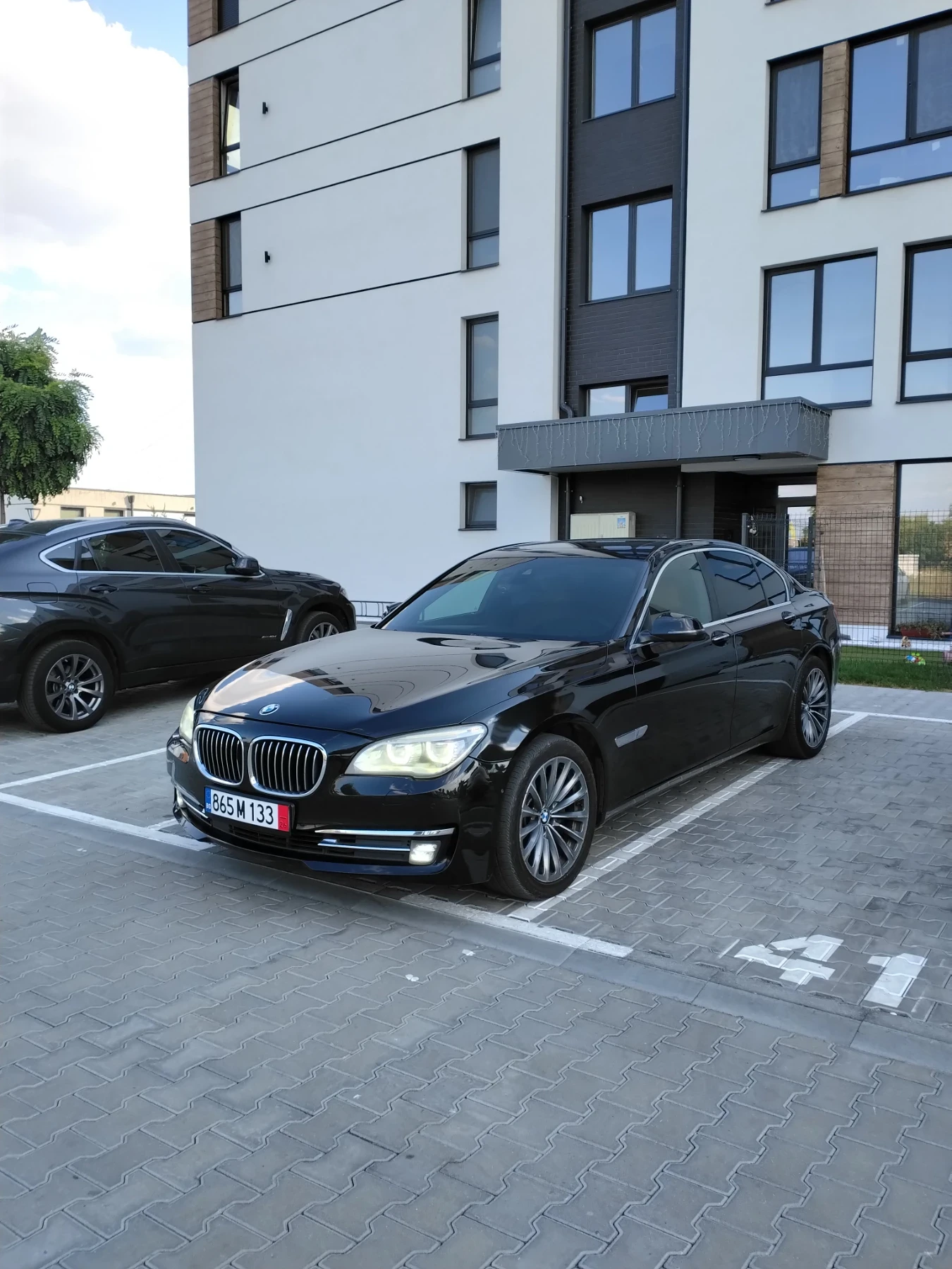 BMW 730 3.0 Individual X-Drive Facelift, снимка 9 - Автомобили и джипове - 56125175