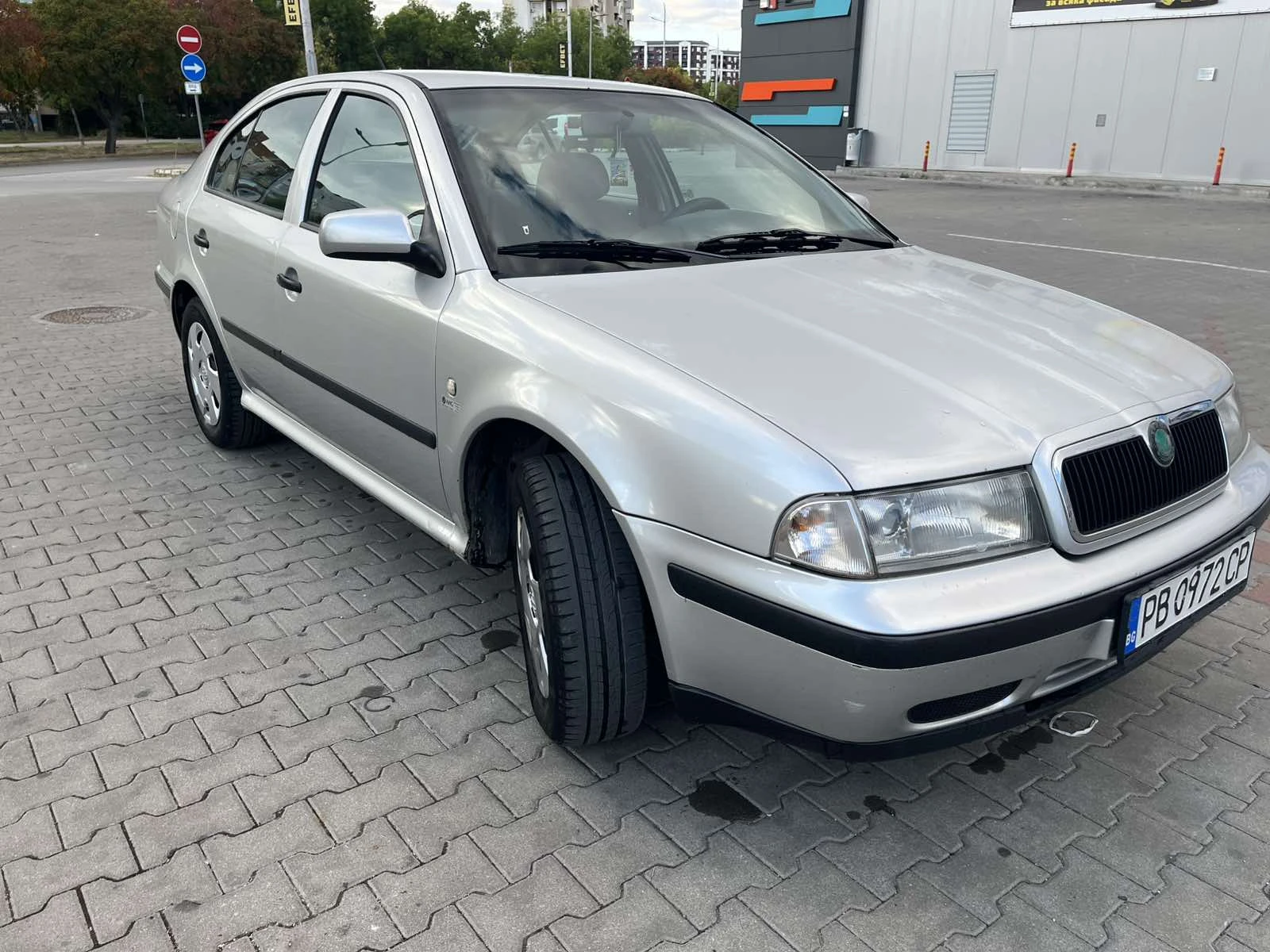 Skoda Octavia 1.6, снимка 3 - Автомобили и джипове - 56253512