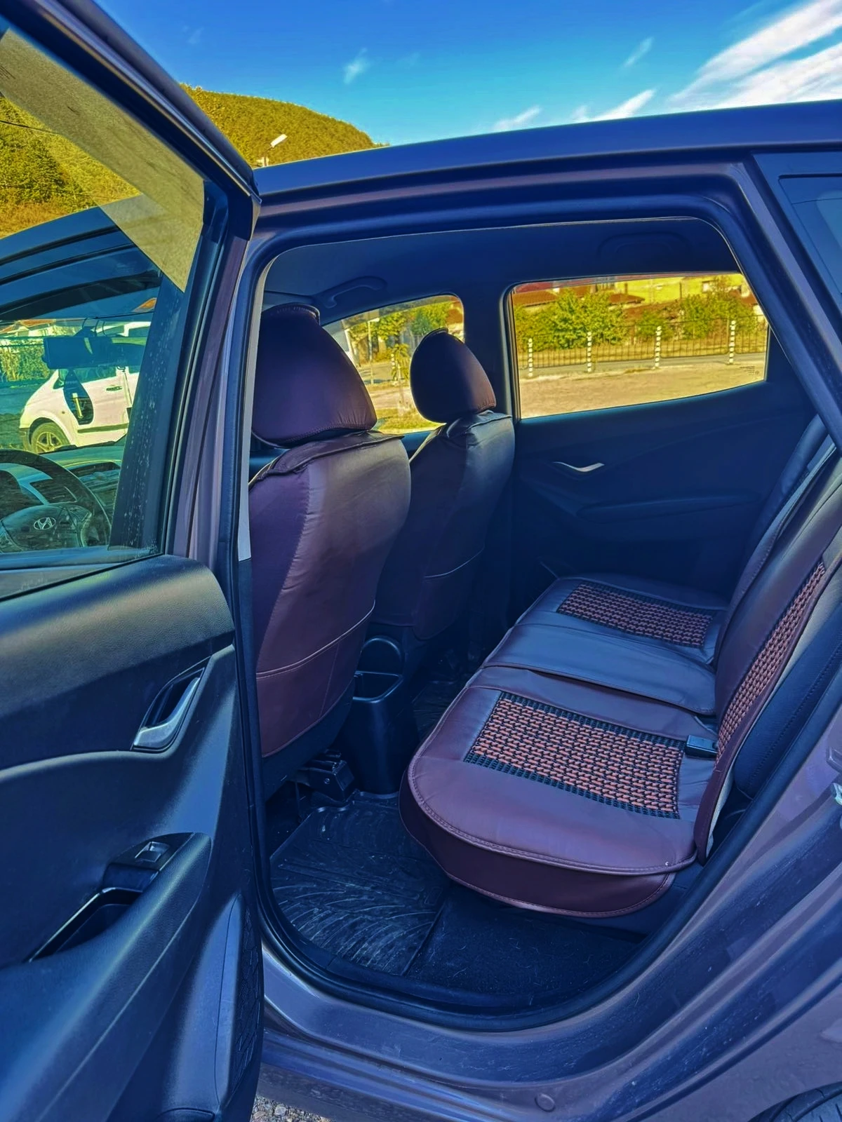 Hyundai Ix20, снимка 11 - Автомобили и джипове - 56301448